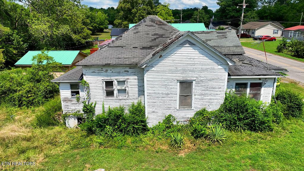 Photo of 300 Athens Pike, Etowah, TN 37331 (MLS # 1313064)