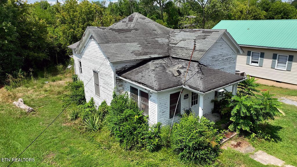 Photo of 300 Athens Pike, Etowah, TN 37331 (MLS # 1313064)