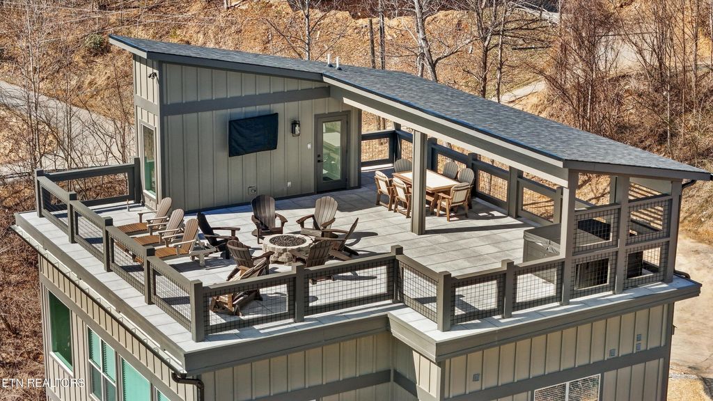 Photo of 287 Laurel Oaks Way, Gatlinburg, TN 37738 (MLS # 1334467)