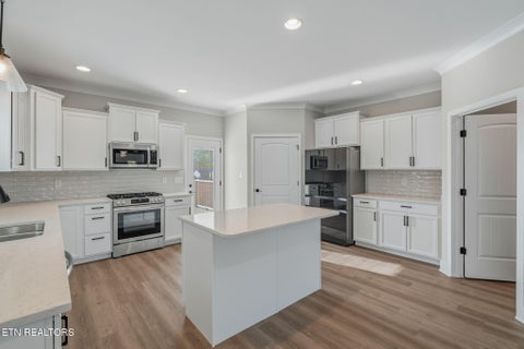 Tiny photo for 100 Roseberry St, Oak Ridge, TN 37830 (MLS # 1360207)