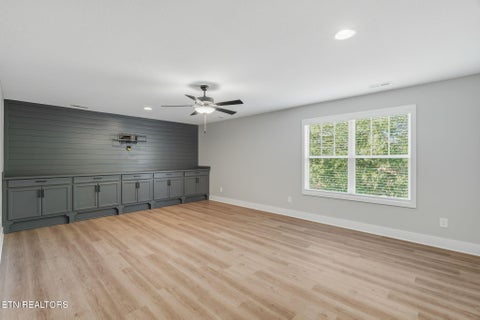 Tiny photo for 100 Roseberry St, Oak Ridge, TN 37830 (MLS # 1360207)