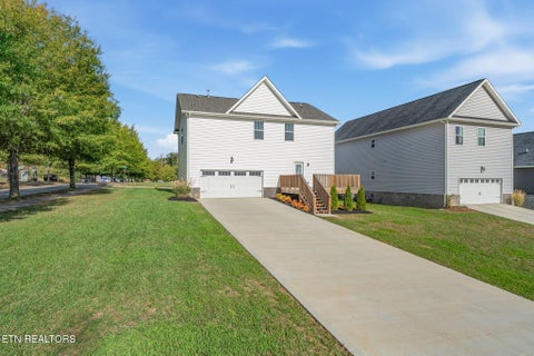 Tiny photo for 100 Roseberry St, Oak Ridge, TN 37830 (MLS # 1360207)