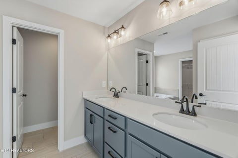 Tiny photo for 100 Roseberry St, Oak Ridge, TN 37830 (MLS # 1360207)