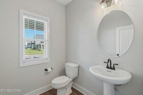 Tiny photo for 100 Roseberry St, Oak Ridge, TN 37830 (MLS # 1360207)