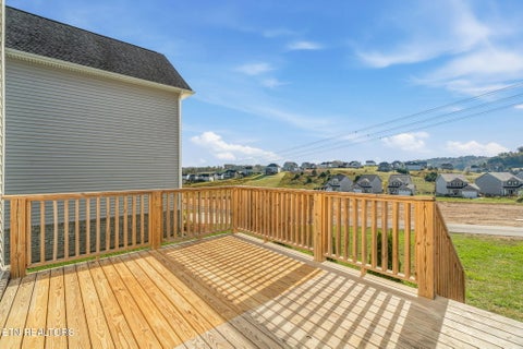 Tiny photo for 100 Roseberry St, Oak Ridge, TN 37830 (MLS # 1360207)