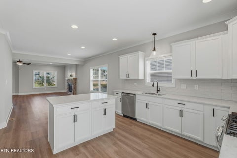 Tiny photo for 100 Roseberry St, Oak Ridge, TN 37830 (MLS # 1360207)
