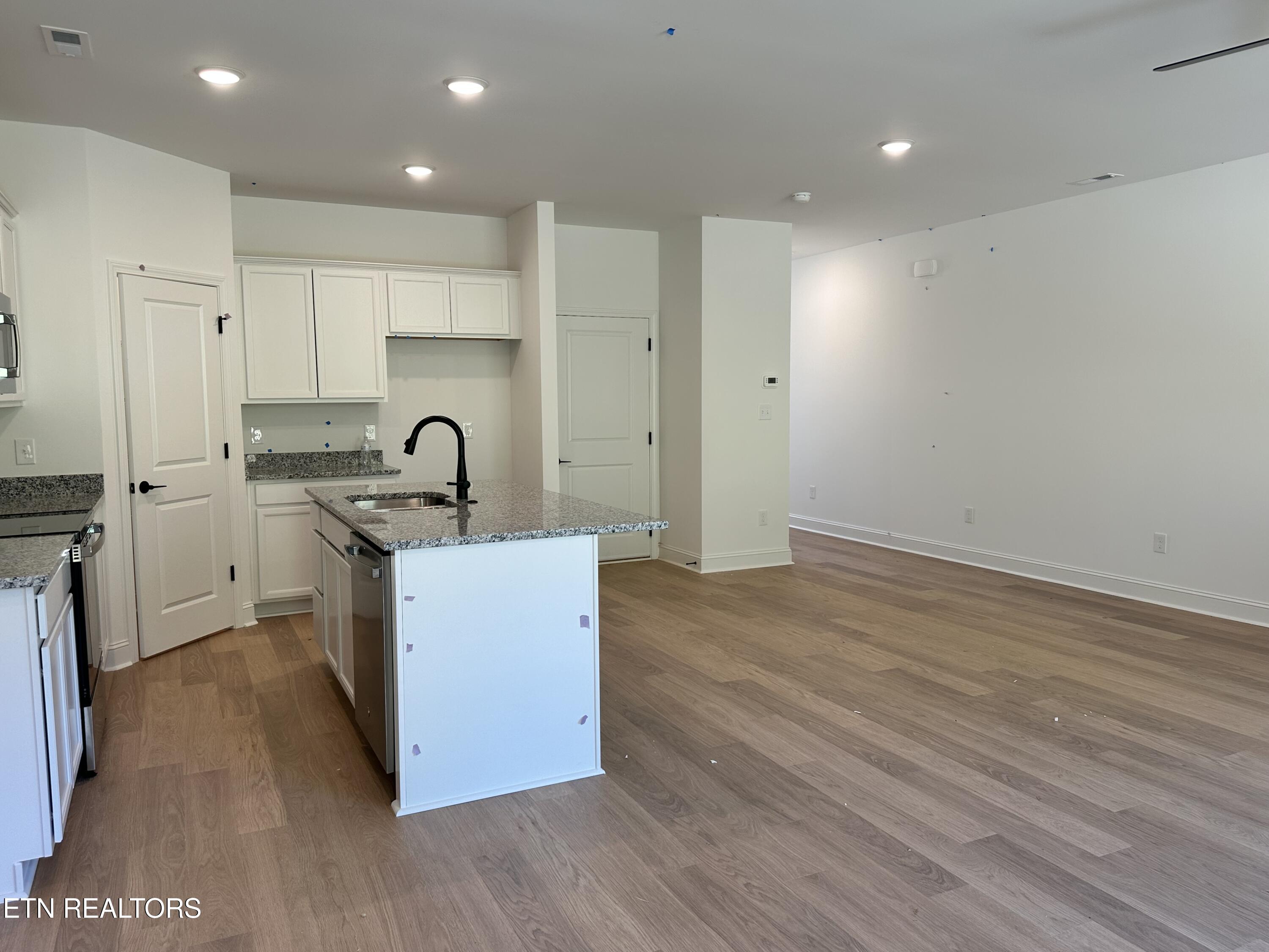 1657 Lateglow Way