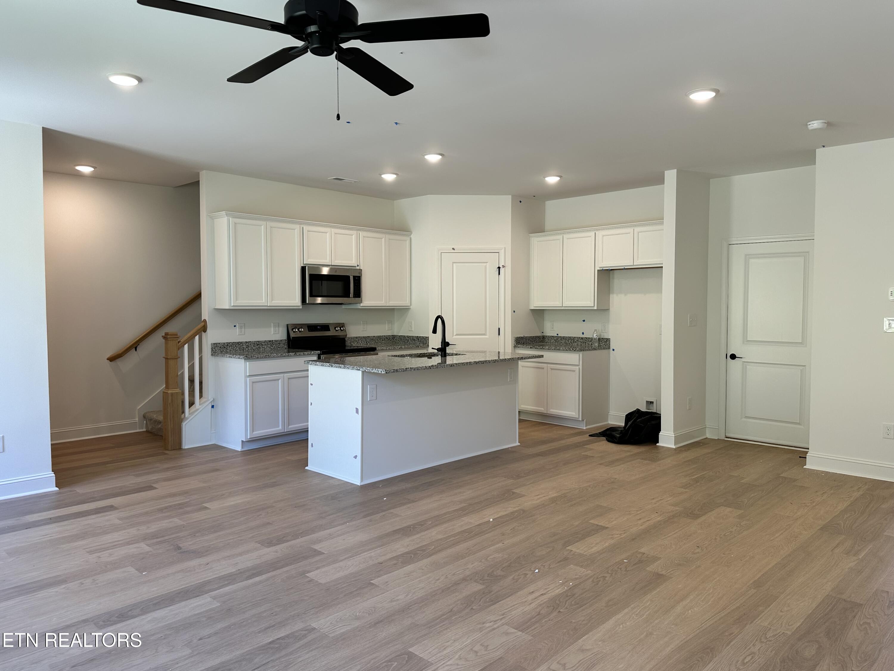 1657 Lateglow Way