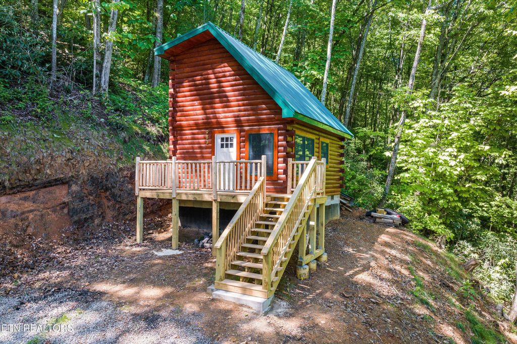 Photo of 983 Stans Rd, Gatlinburg, TN 37738 (MLS # 1340369)