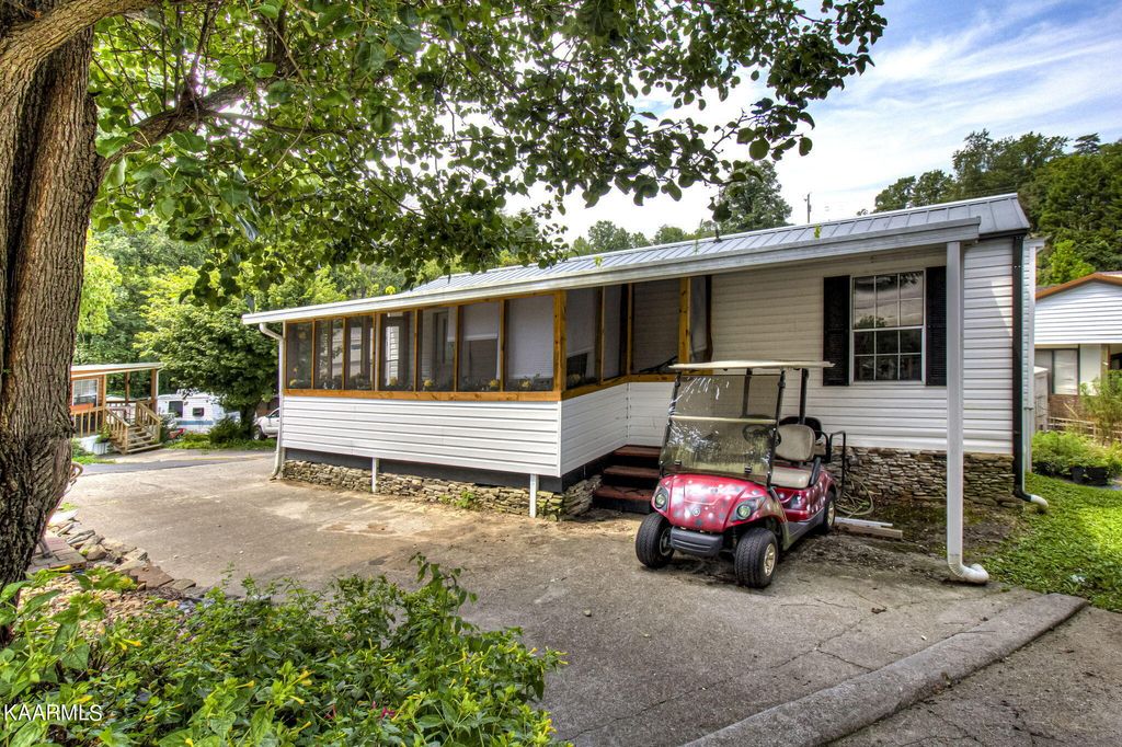 Photo of 546 Flamingo Circle, Townsend, TN 37882 (MLS # 1237411)