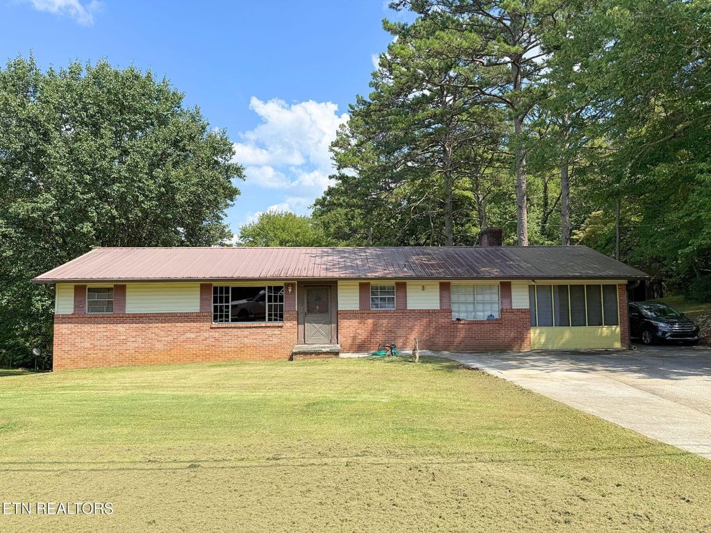 Photo of 120 Short St, Kingston, TN 37763 (MLS # 1315896)