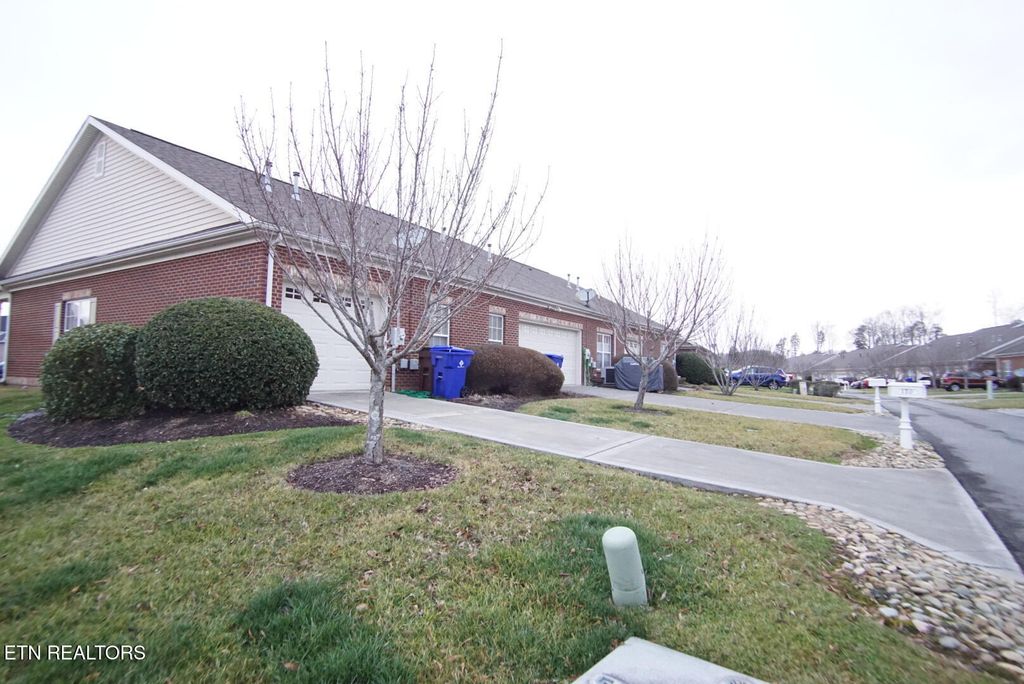 Photo of 130 Hardinberry St, Oak Ridge, TN 37830 (MLS # 1308067)