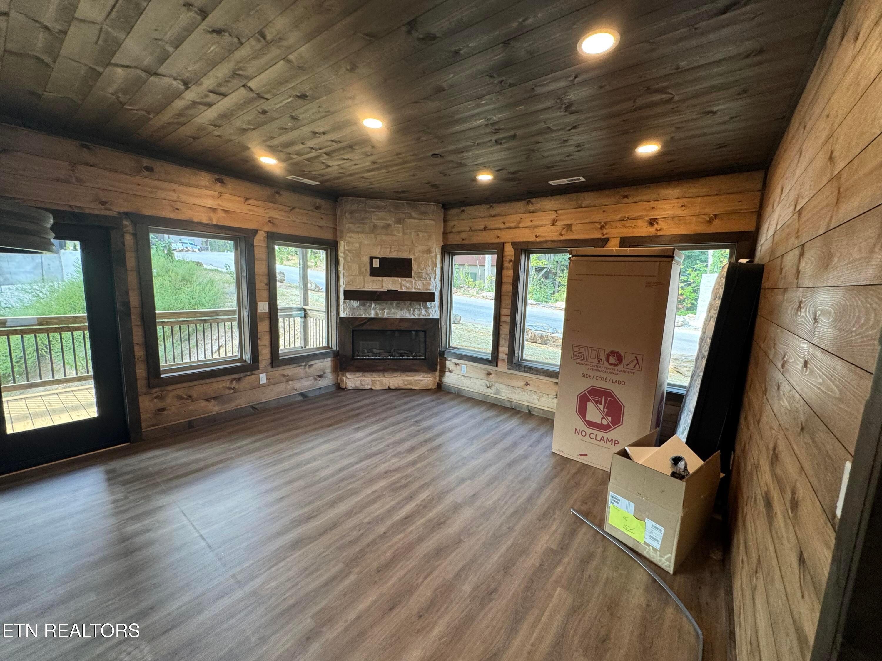 502 Warbonnet Way