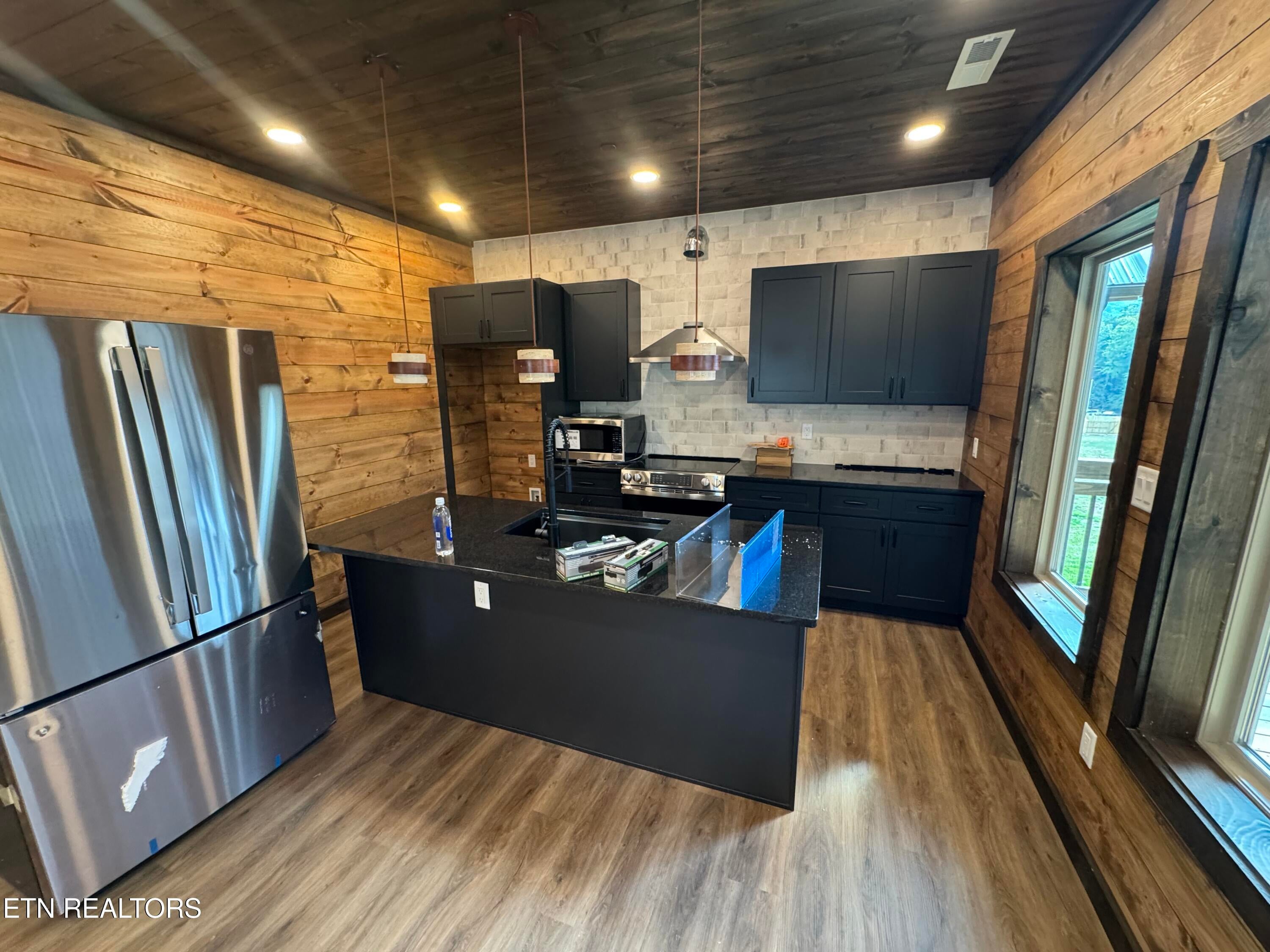 502 Warbonnet Way