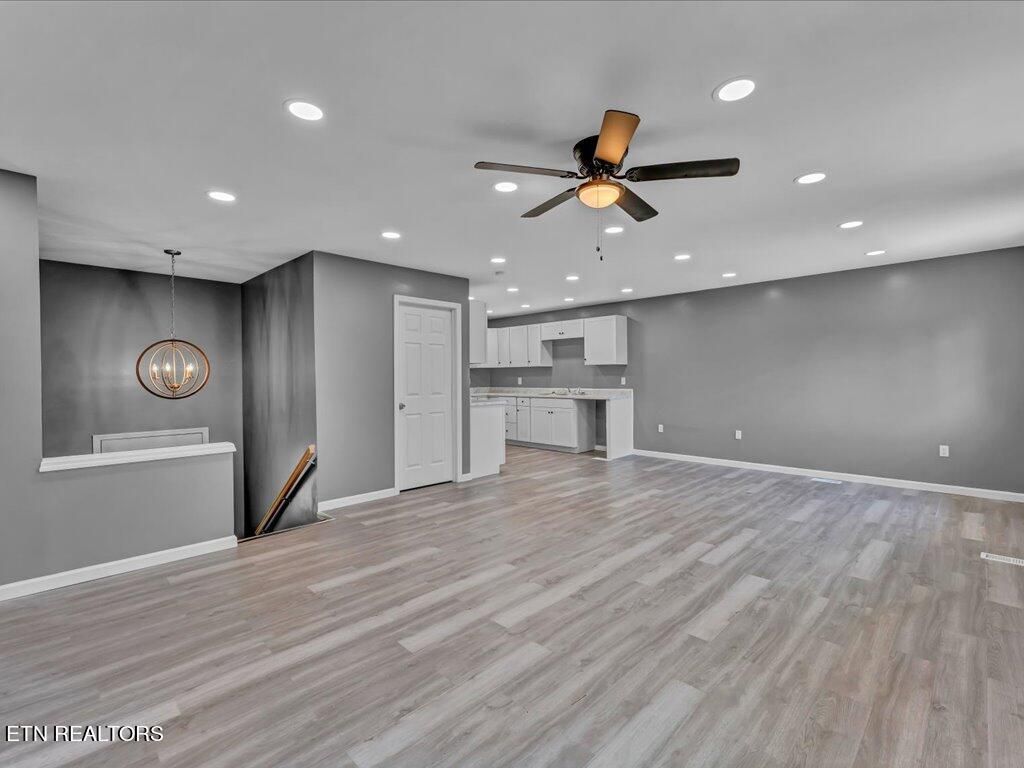 Photo of 427 Whitaker St, Tazewell, TN 37879 (MLS # 1260454)