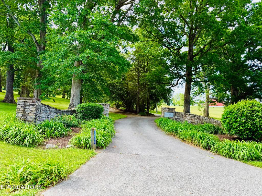 Photo of 1710 Murphy Myers Rd, Maryville, TN 37803 (MLS # 1340820)