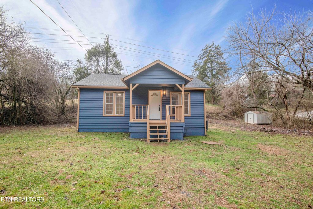 Photo of 204 Old Andersonville Pike, Heiskell, TN 37754 (MLS # 1289333)