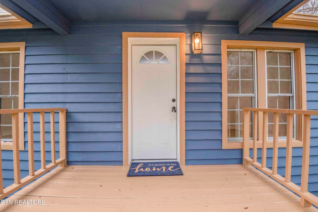 Photo of 204 Old Andersonville Pike, Heiskell, TN 37754 (MLS # 1289333)