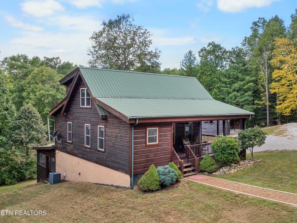 Photo of 604 Evergreen Lane, Jamestown, TN 38556 (MLS # 1357305)