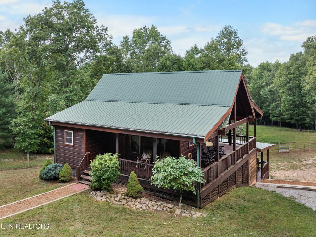 Photo of 604 Evergreen Lane, Jamestown, TN 38556 (MLS # 1357305)