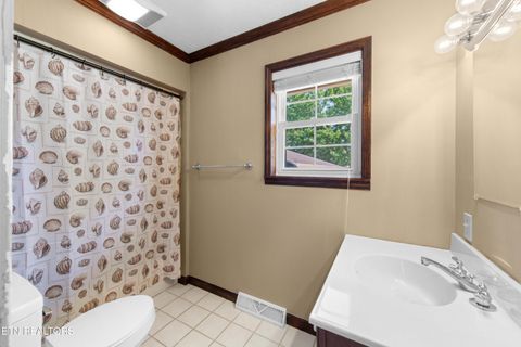 Tiny photo for 121 E Village Circle, LaFollette, TN 37766 (MLS # 1341710)