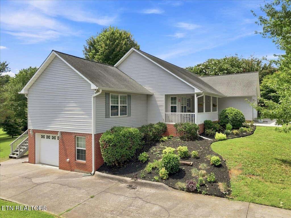 Photo of 2857 Rhett Butler Drive, Louisville, TN 37777 (MLS # 1352758)