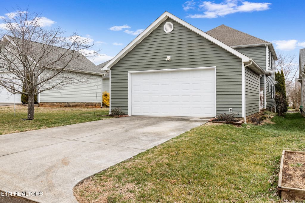 Photo of 2005 Camberley Ave, Sweetwater, TN 37874 (MLS # 1292454)