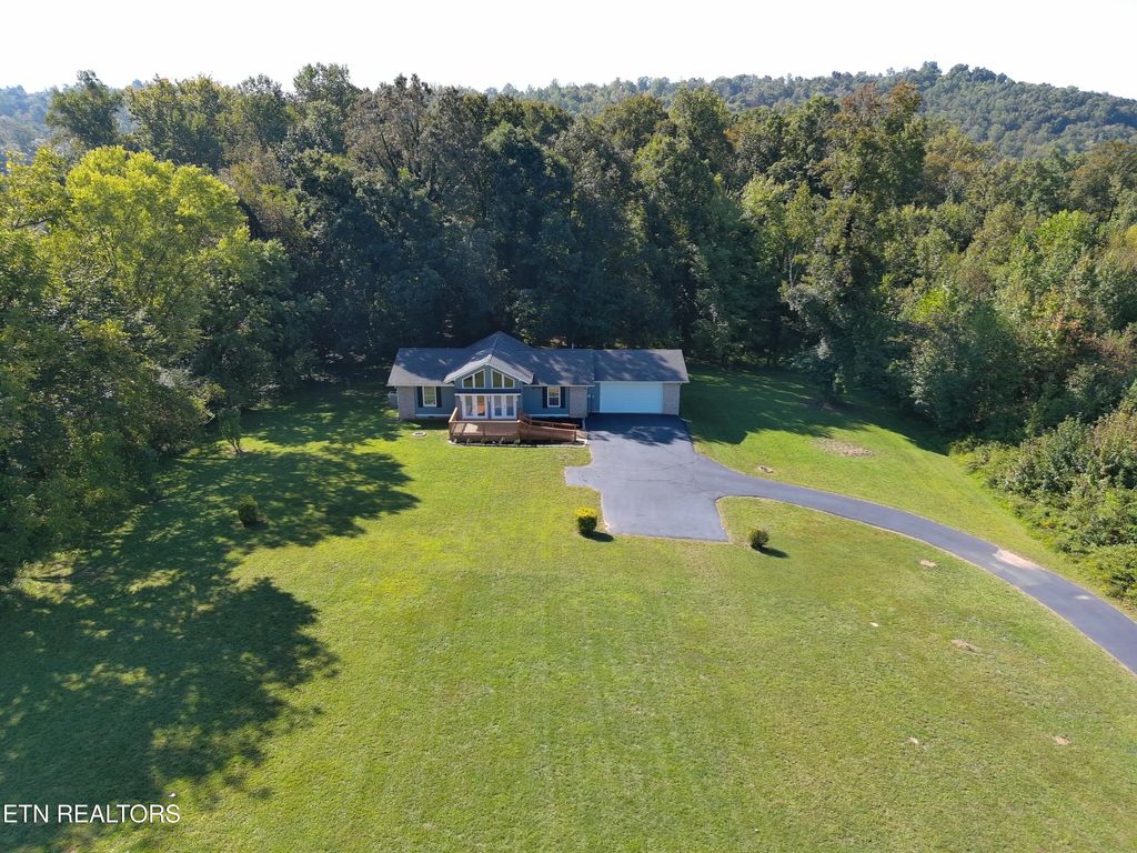 Photo of 1723 Roane State Hwy, Harriman, TN 37748 (MLS # 1316159)