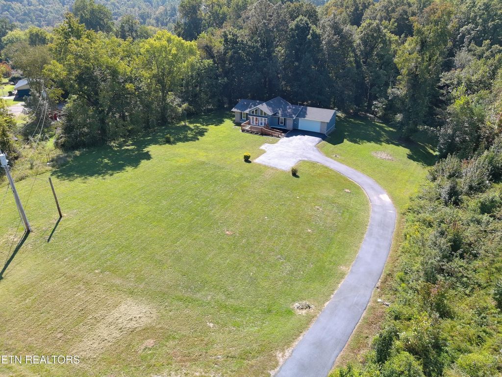 Photo of 1723 Roane State Hwy, Harriman, TN 37748 (MLS # 1316159)