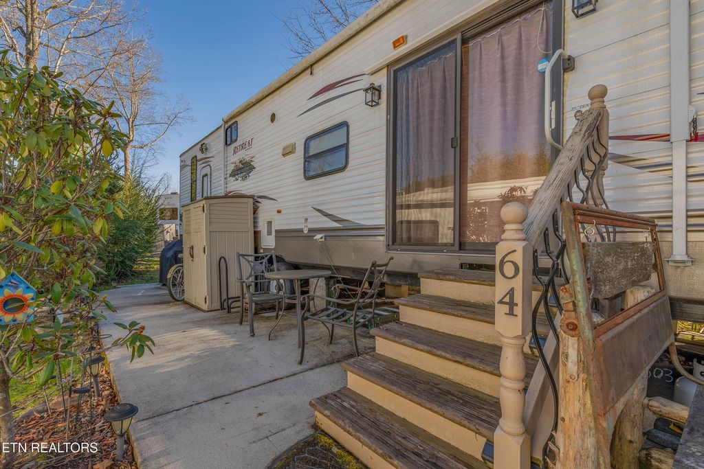 Photo of 4229 E Parkway, Gatlinburg, TN 37738 (MLS # 1324106)