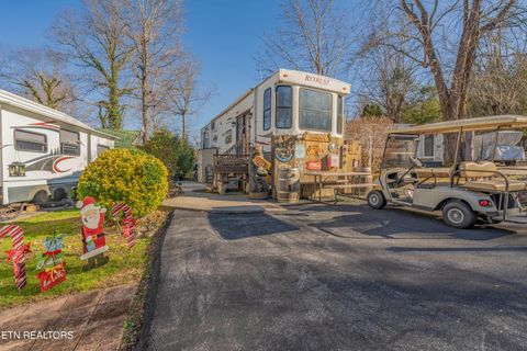 Photo of 4229 E Parkway, Gatlinburg, TN 37738 (MLS # 1324106)