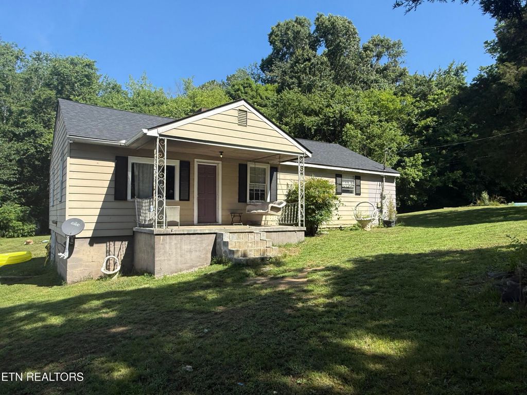 Photo of 2305 Harris Rd, Knoxville, TN 37924 (MLS # 1343305)