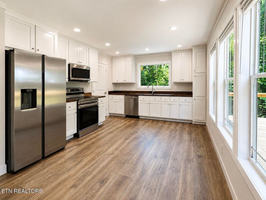 Photo of 264 Rain Valley Rd, LaFollette, TN 37766 (MLS # 1341452)