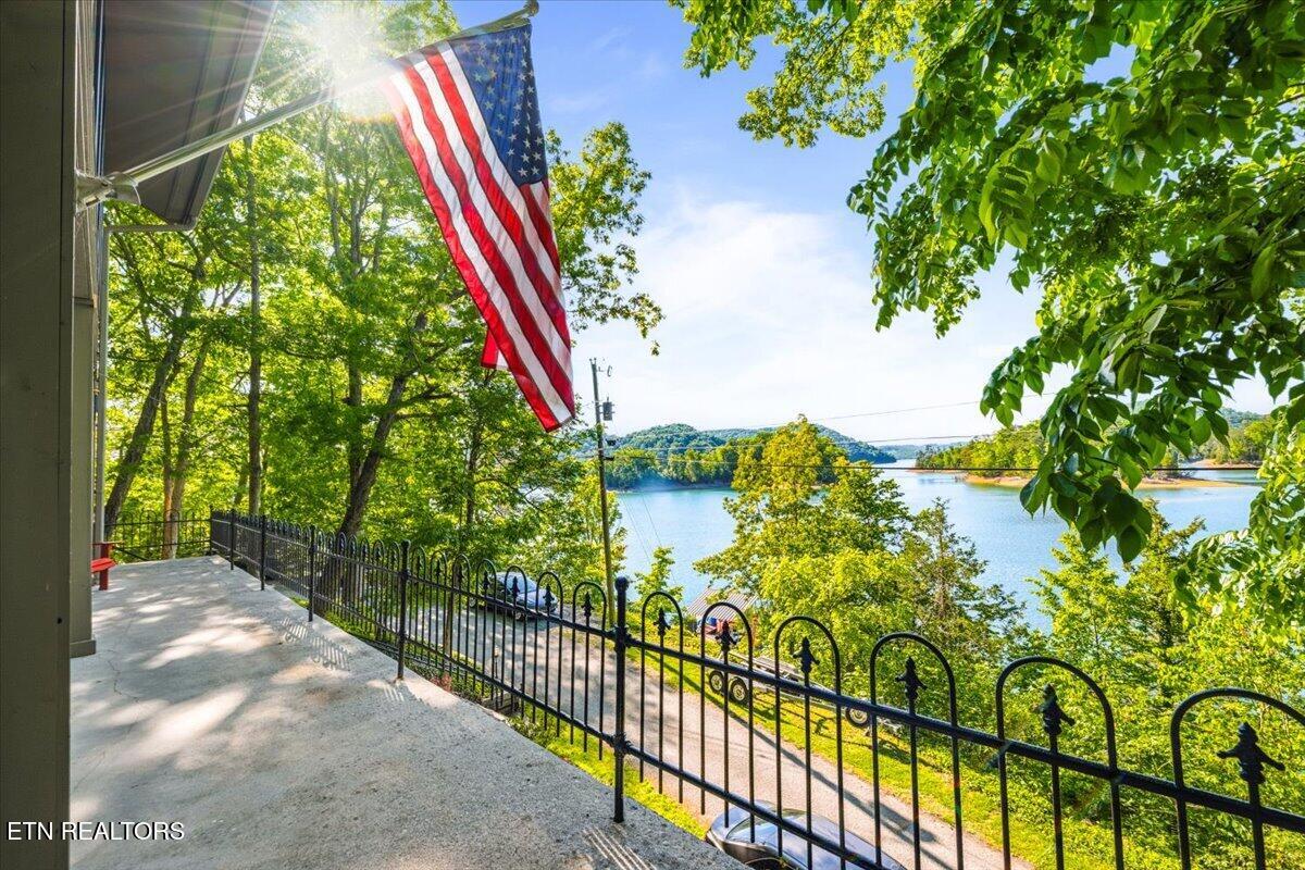 244 Lakeshore Drive