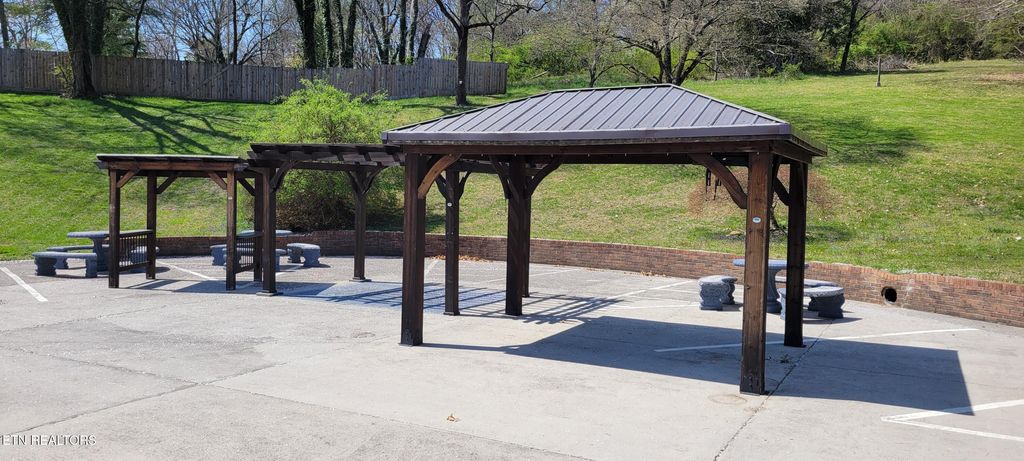 Photo of 413 Hollingsworth Circle, Clinton, TN 37716 (MLS # 1292912)