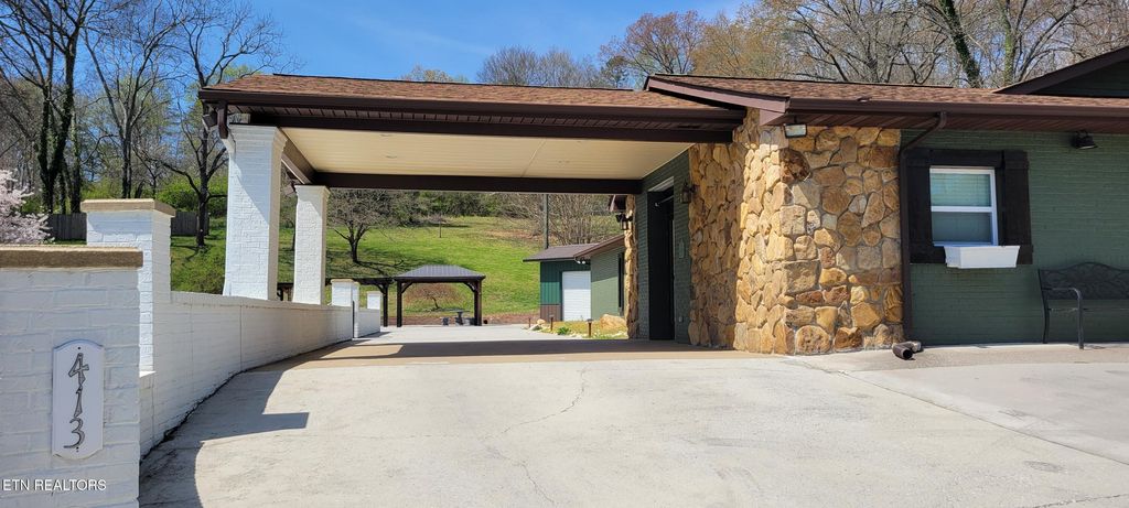 Photo of 413 Hollingsworth Circle, Clinton, TN 37716 (MLS # 1292912)