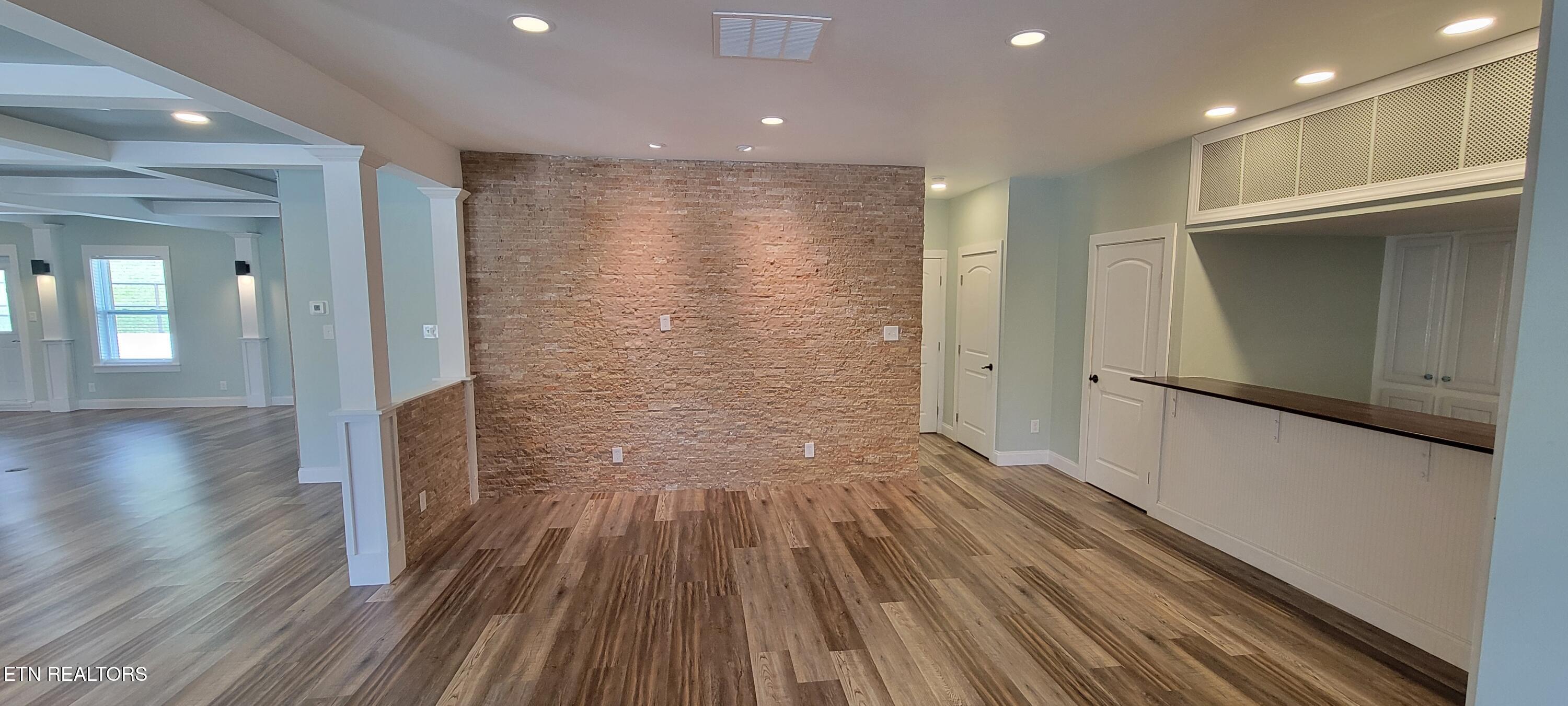 413 Hollingsworth Circle