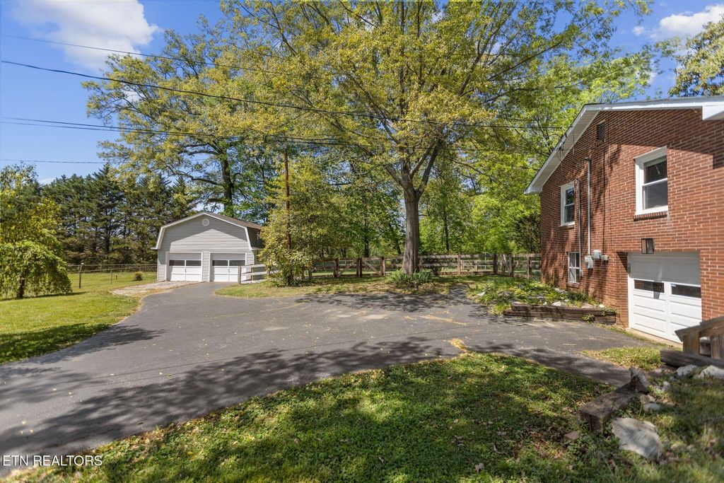 Photo of 3213 Shady Oak Lane, Knoxville, TN 37931 (MLS # 1337630)