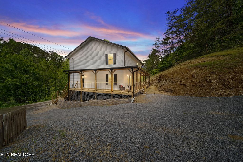 Photo of 3211 Leonard Huskey Lane, Pigeon Forge, TN 37863 (MLS # 1273662)