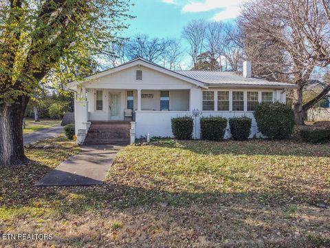 Photo of 10 Pine Street St, Athens, TN 37303 (MLS # 1324179)