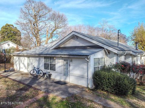 Tiny photo for 10 Pine Street St, Athens, TN 37303 (MLS # 1324179)