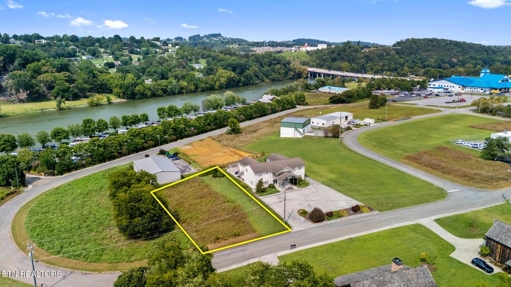 Photo of 58 Business Center Circle, Sevierville, TN 37876 (MLS # 1315373)