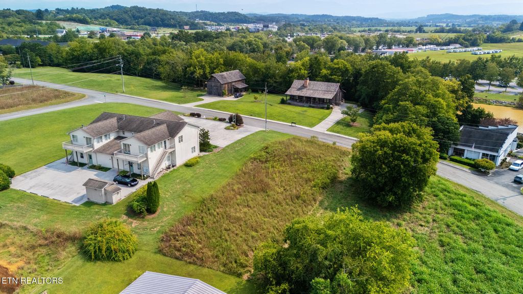Photo of 58 Business Center Circle, Sevierville, TN 37876 (MLS # 1315373)