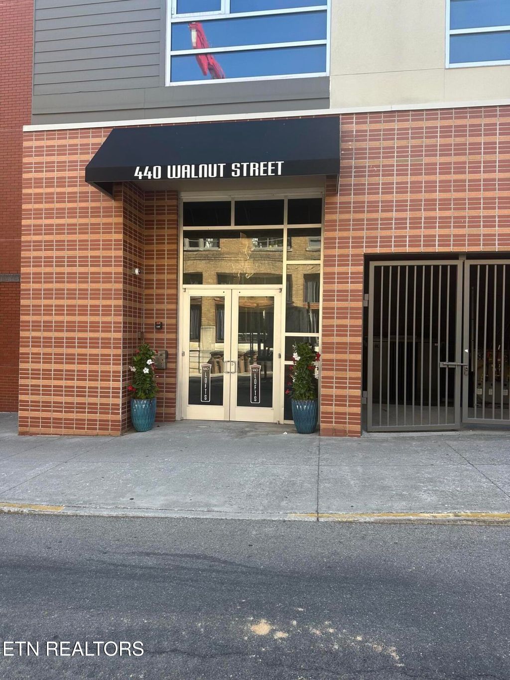 Photo of 440 Walnut St #402, Knoxville, TN 37902 (MLS # 1340670)