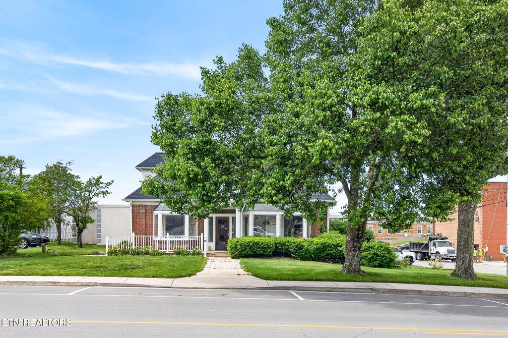 Photo of 58 W 1st St, Crossville, TN 38555 (MLS # 1339645)