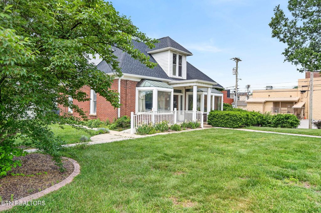 Photo of 58 W 1st St, Crossville, TN 38555 (MLS # 1339645)