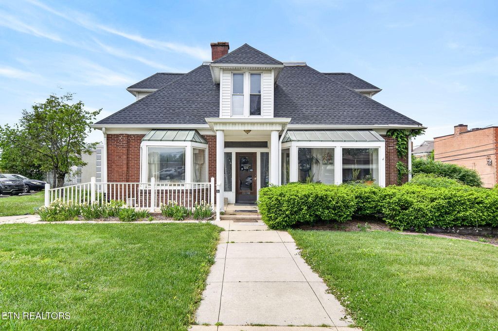 Photo of 58 W 1st St, Crossville, TN 38555 (MLS # 1339645)