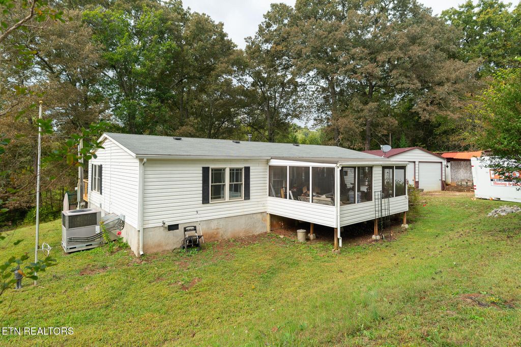 Photo of 45 Glenn Drive, Madisonville, TN 37354 (MLS # 1317749)