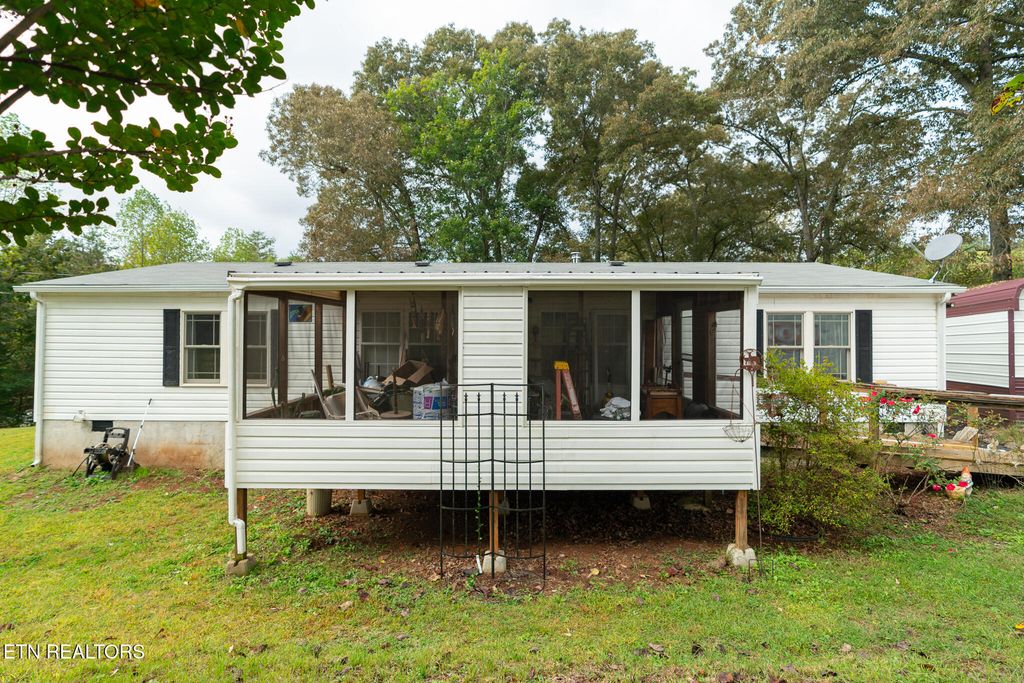 Photo of 45 Glenn Drive, Madisonville, TN 37354 (MLS # 1317749)