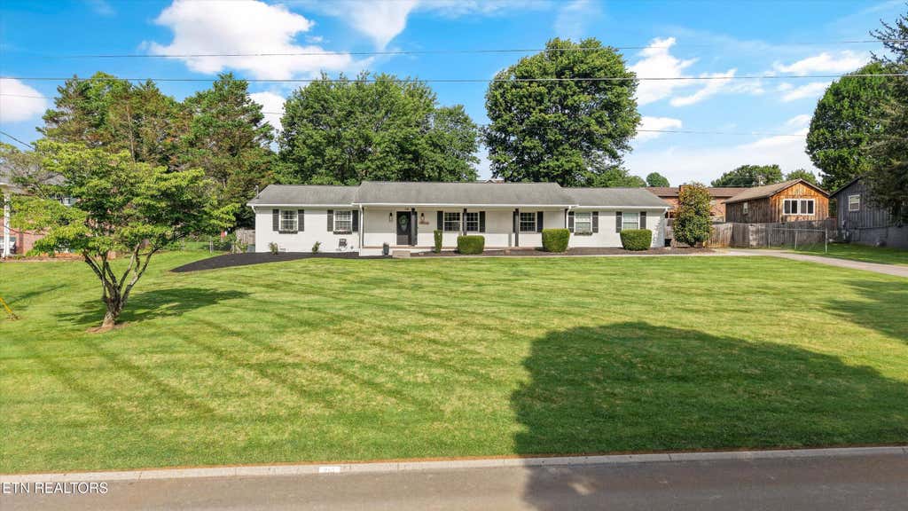 Photo of 216 Foothills Drive, Seymour, TN 37865 (MLS # 1345338)